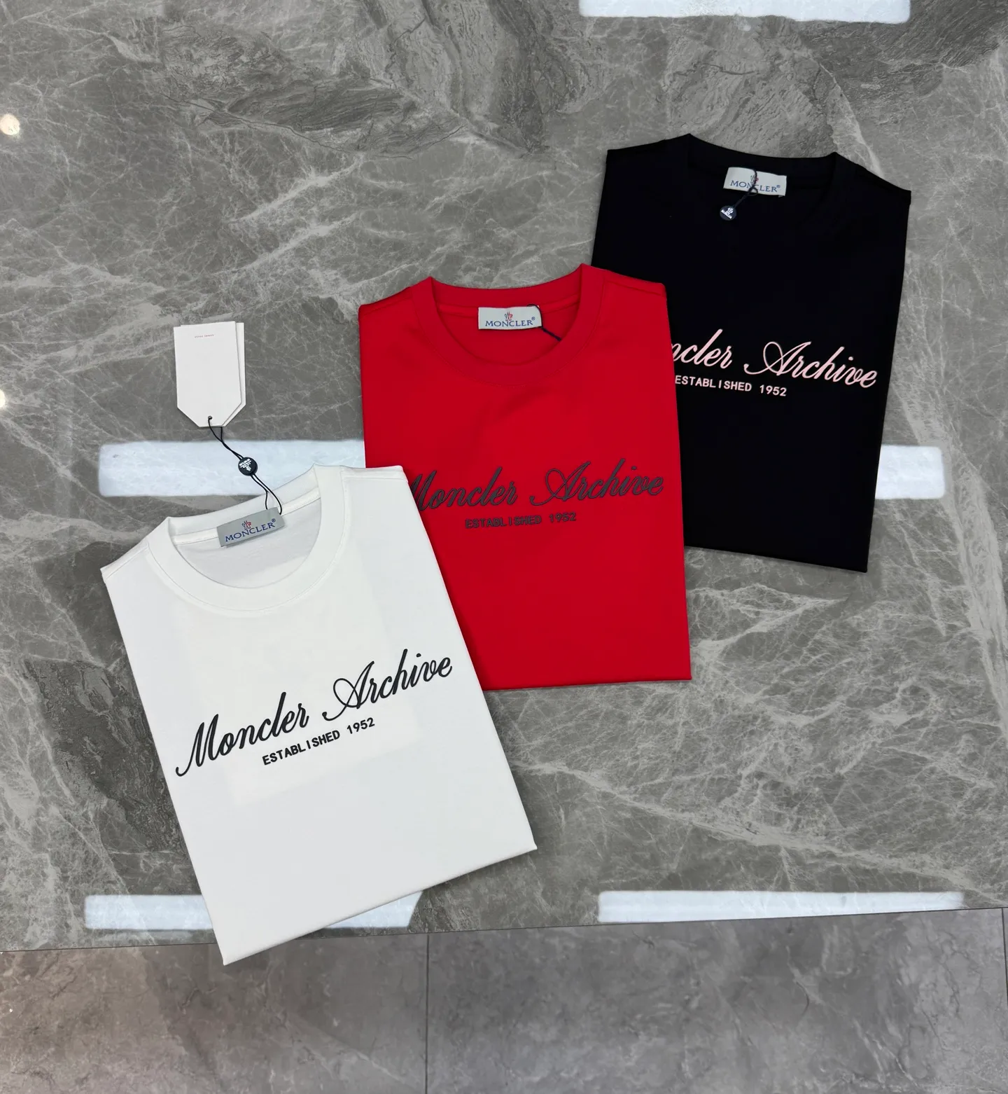 ⚜️Moncler Archive Series T ，Classic . ✨ Classic ， ！ Quality ， Breathable， ～ 、 ，Versatile 👍Moncler Premium ， Quality ， ！ ：Black. .Bright Red.Sizes：M-3XL（S 4XL ） ！175/145 XL